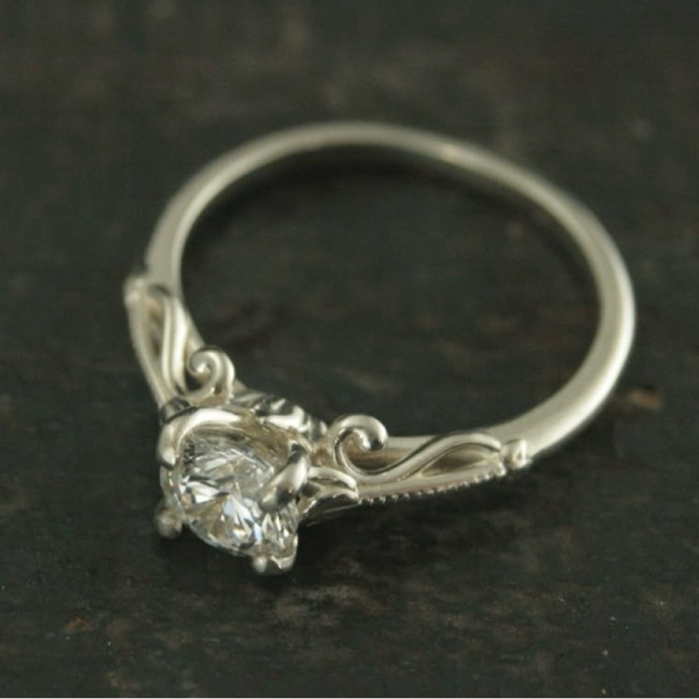 Elegant Silver Ring
